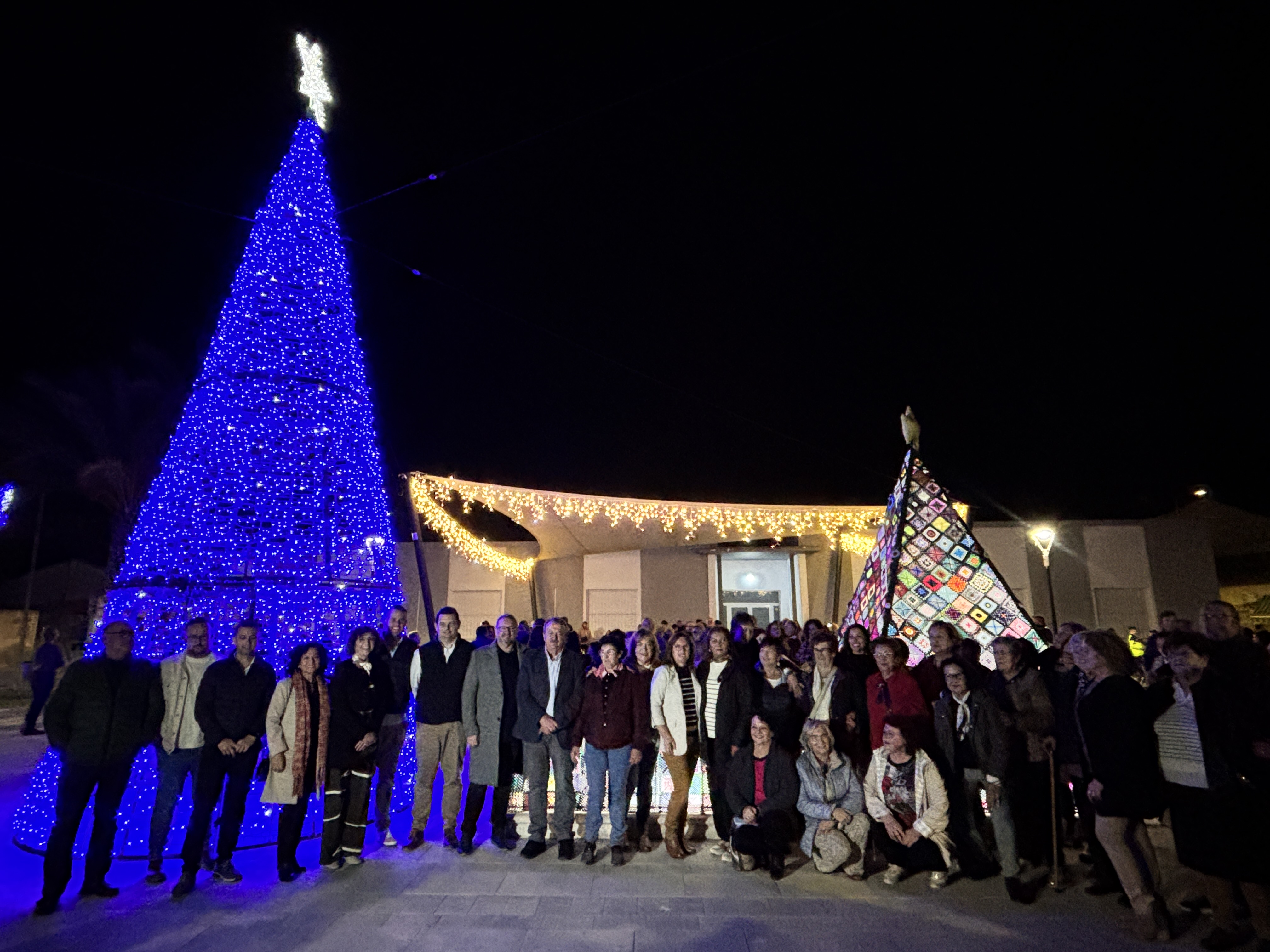 Ambientazo navideño con distintas actividades en el encendido del alumbrado de Pulpí 